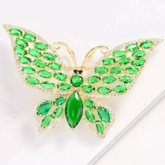 VQ Butterfly Brooch - Picture 4 of 6